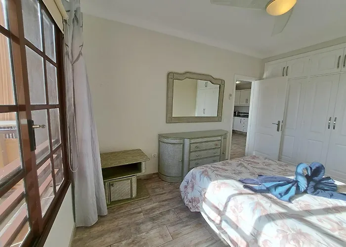 Atlantis 3 One Bedroom, Sea Front, In Complex With Pool