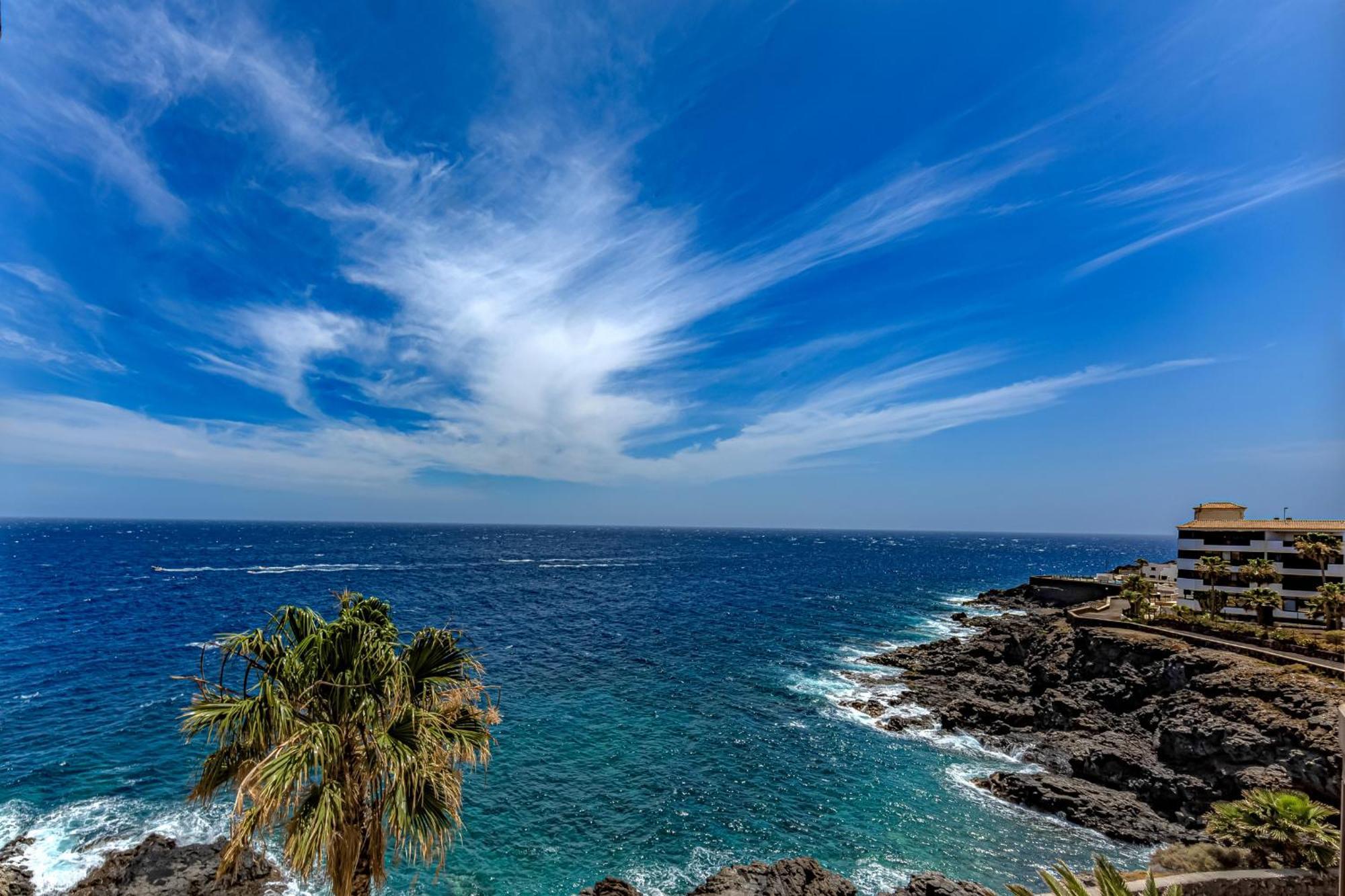 One Bedroom, Sea Front, In Complex With Pool Costa Del Silencio