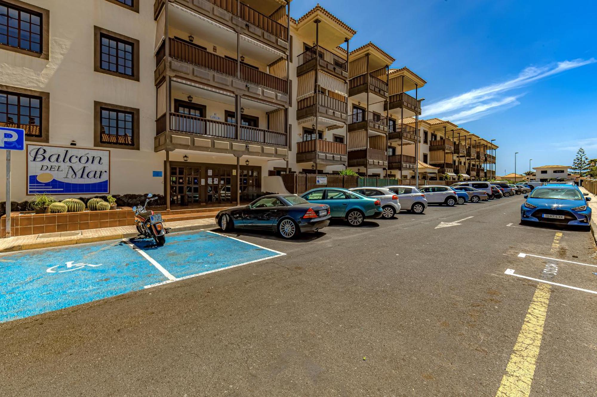 One Bedroom, Sea Front, In Complex With Pool *