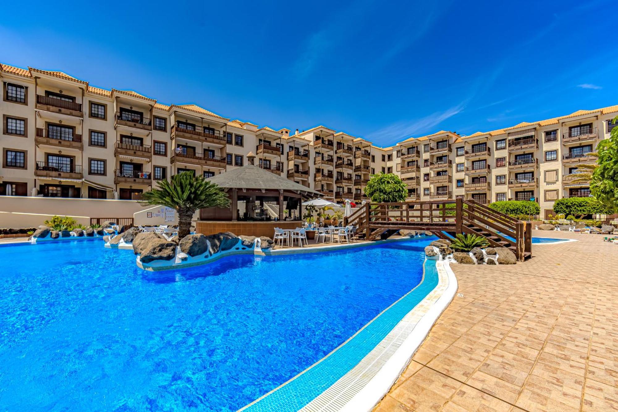 Apartment One Bedroom, Sea Front, In Complex With Pool *