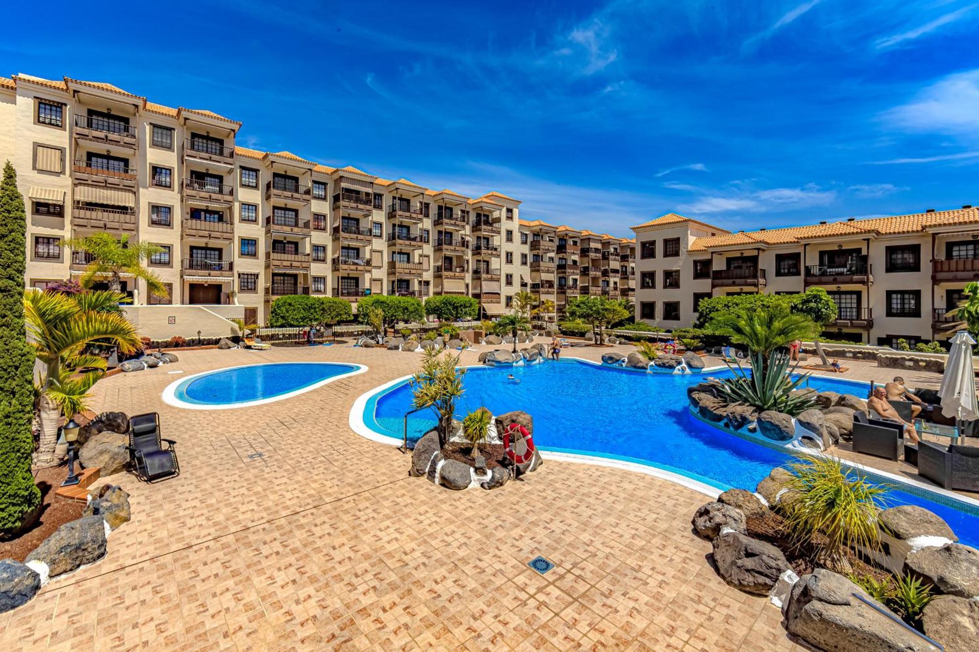 One Bedroom, Sea Front, In Complex With Pool Apartment