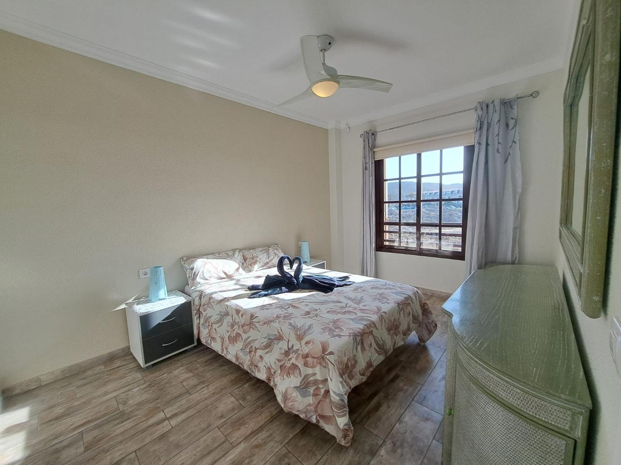 One Bedroom, Sea Front, In Complex With Pool Apartment *