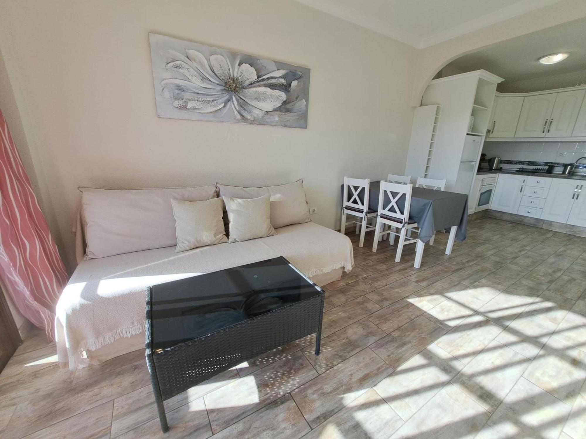 One Bedroom, Sea Front, In Complex With Pool Costa Del Silencio