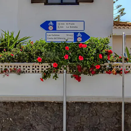 Atlantis 3 One Bedroom, Sea Front, In Complex With Pool Costa Del Silencio Exterior photo