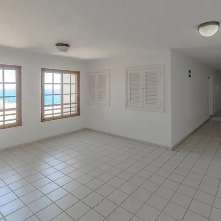 Atlantis 3 One Bedroom, Sea Front, In Complex With Pool Costa Del Silencio Exterior photo