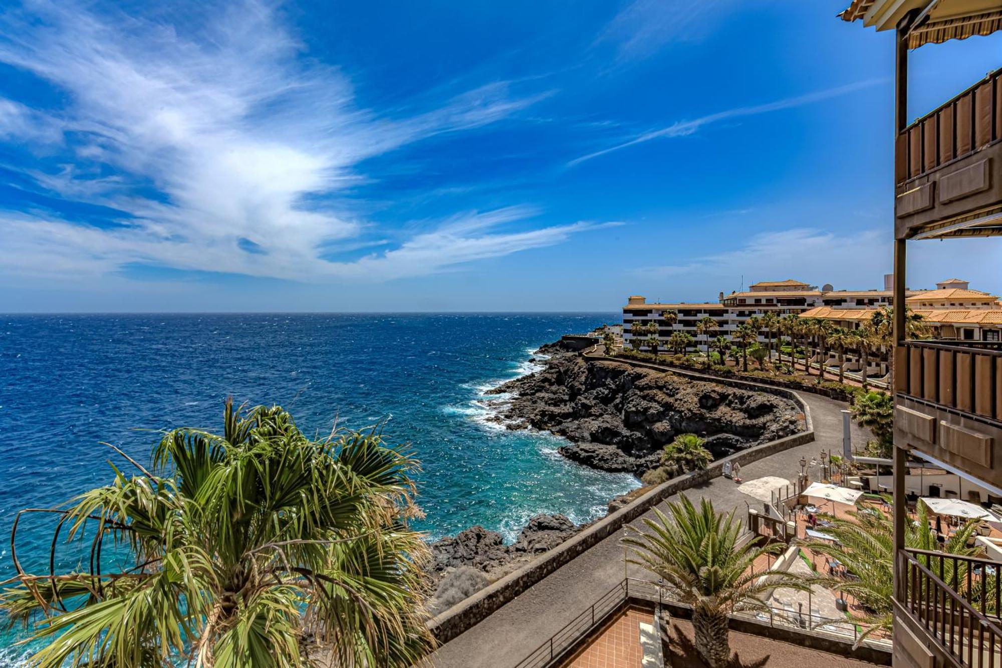Atlantis 3 One Bedroom, Sea Front, In Complex With Pool * Costa Del Silencio